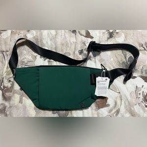 Multi pocket belt bag! Brand new!